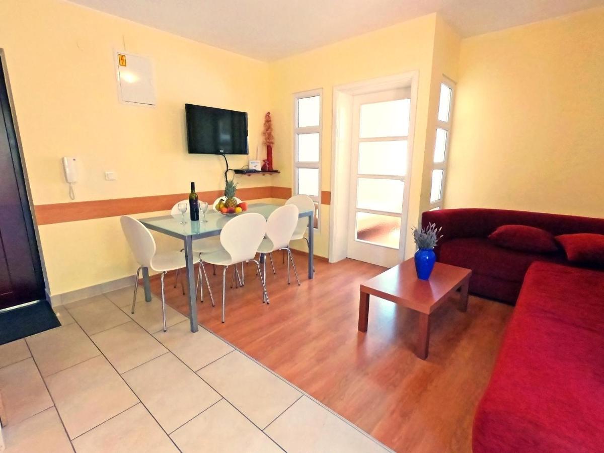 Solaris - With Private Parking *