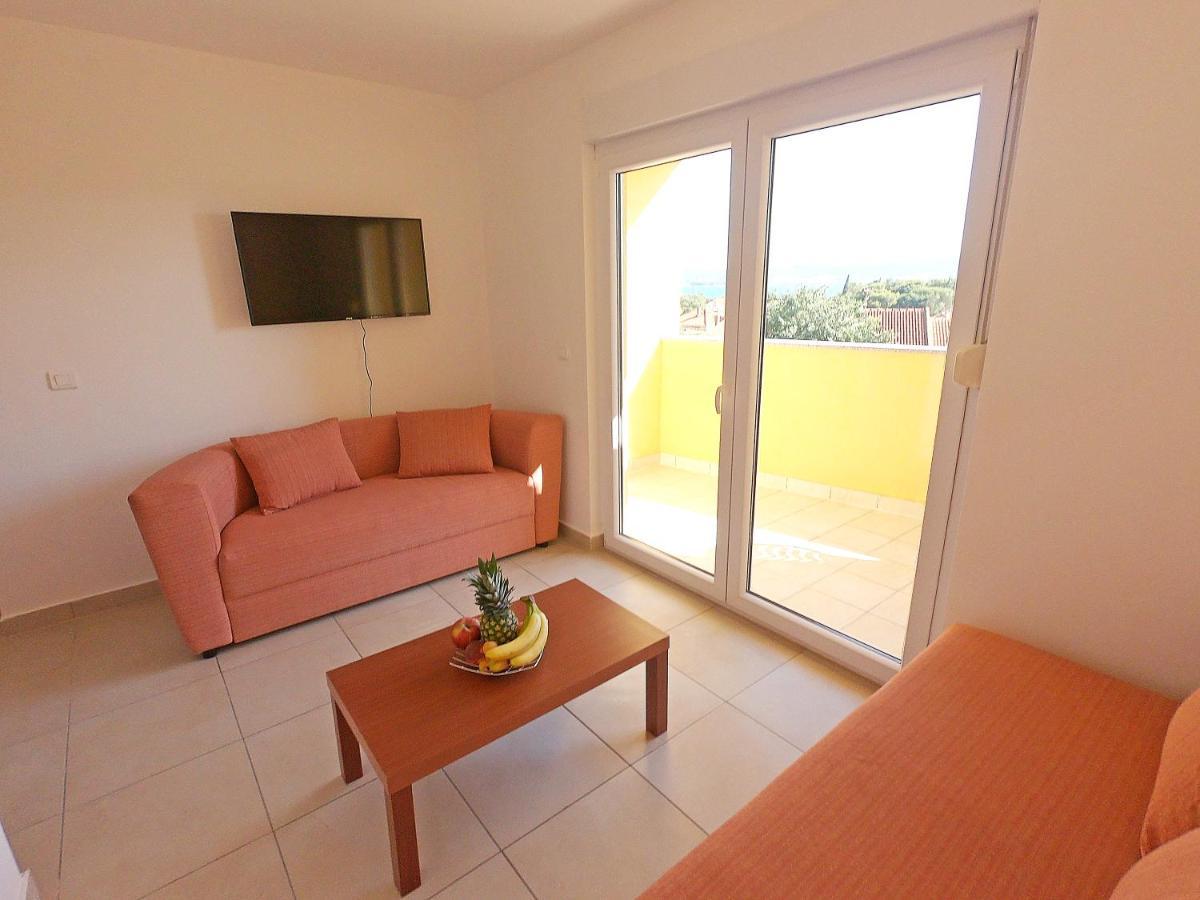 Solaris Apartment
